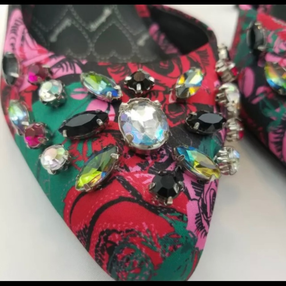 Betsey Johnson - Picture 11 of 11